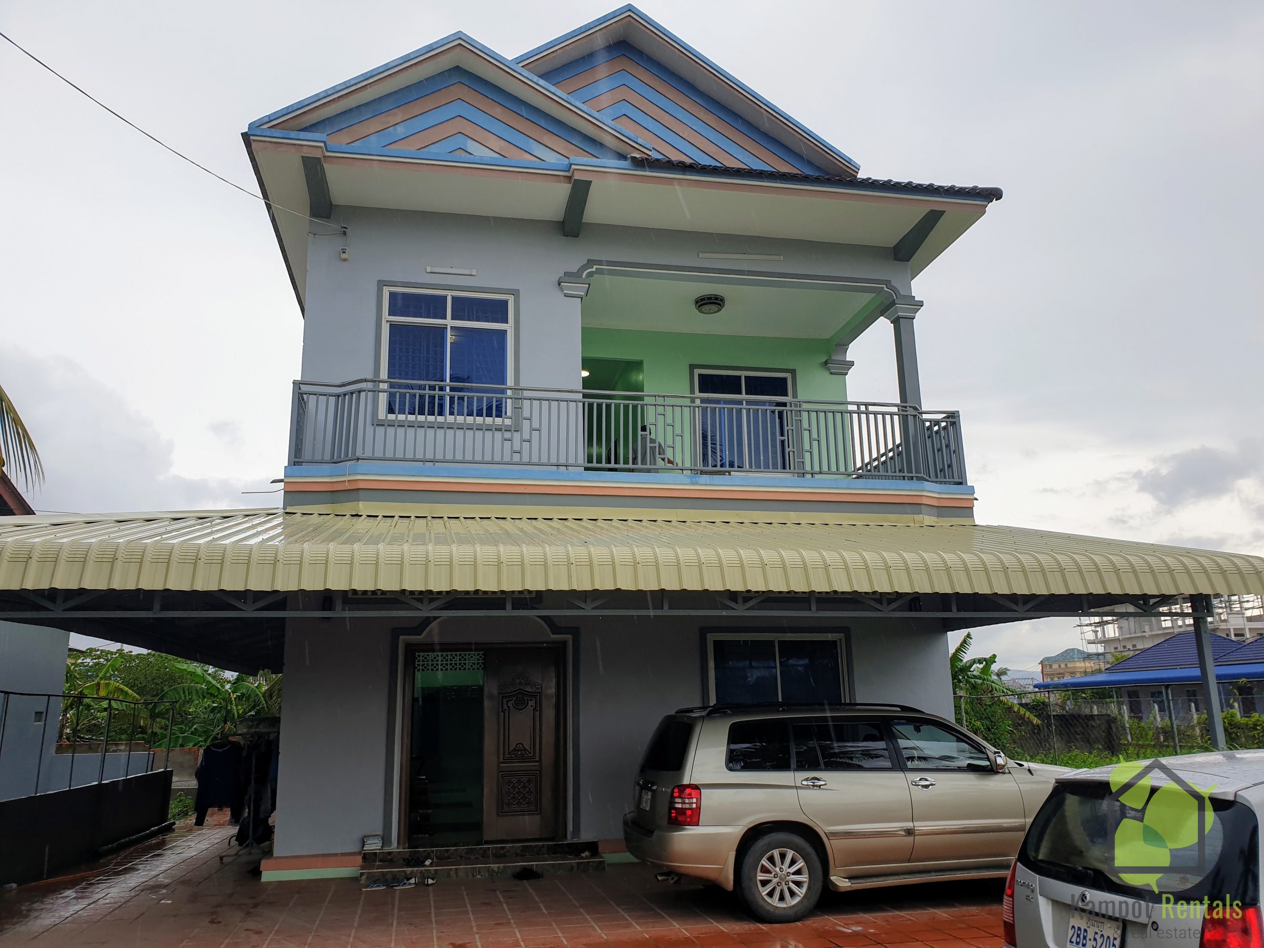 6 Bedroom house - Large living & kitchen area - Roof terrace Kampot
