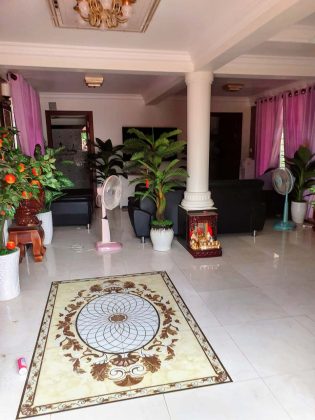 bed villa for rent kampot huge garden gazebo  per month