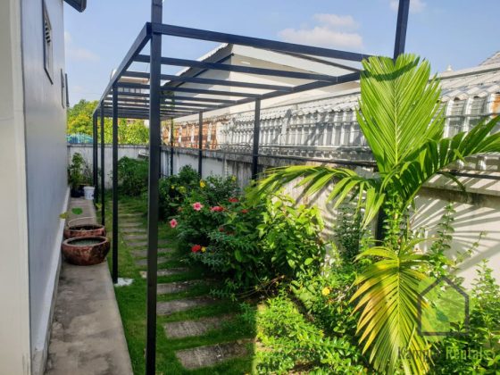 3 Bed house - Western style - Balcony, Terrace & courtyard garden Kampot