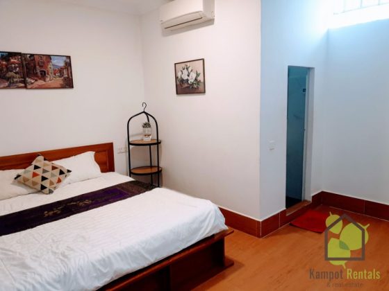 3 Bed house - Western style - Balcony, Terrace & courtyard garden Kampot