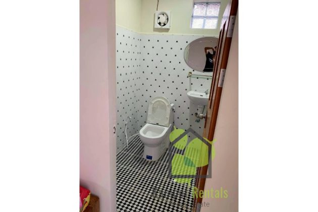 bathroom 2 - house for rent Kampot