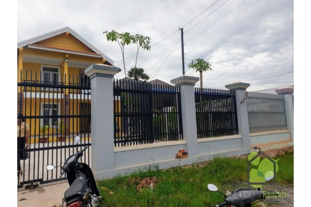 secure gate - house for rent Kampot