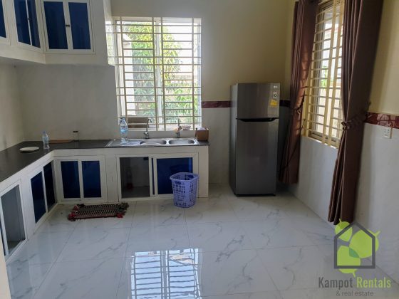 3 bedroom house - Very private and secure - Large bedrooms and big kitchen Kampot