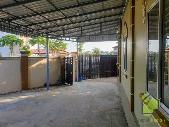 3 bedroom house - Very private and secure - Large bedrooms and big kitchen Kampot