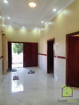 3 bedroom house - Very private and secure - Large bedrooms and big kitchen Kampot