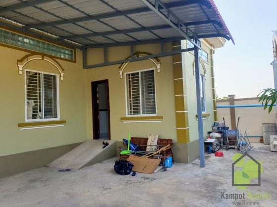 3 bedroom house - Very private and secure - Large bedrooms and big kitchen Kampot