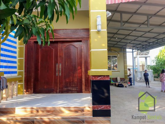 3 bedroom house - Very private and secure - Large bedrooms and big kitchen Kampot