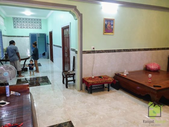 6 Bedroom house - Large living & kitchen area - Roof terrace Kampot